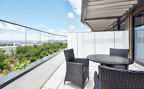 Meriton Suites Canberra